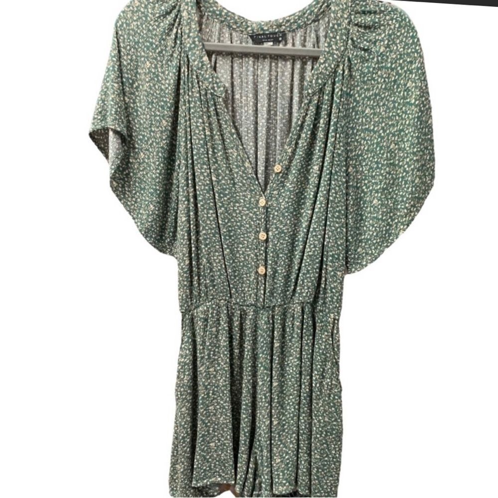 FINAL TOUCH Flowy Sleeves Romper